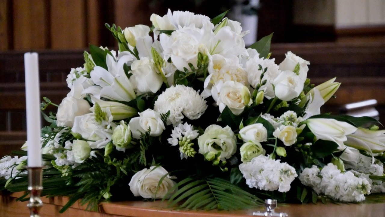 Best Sympathy Flowers: 5 Florals, Their Meanings, and When to Send Them