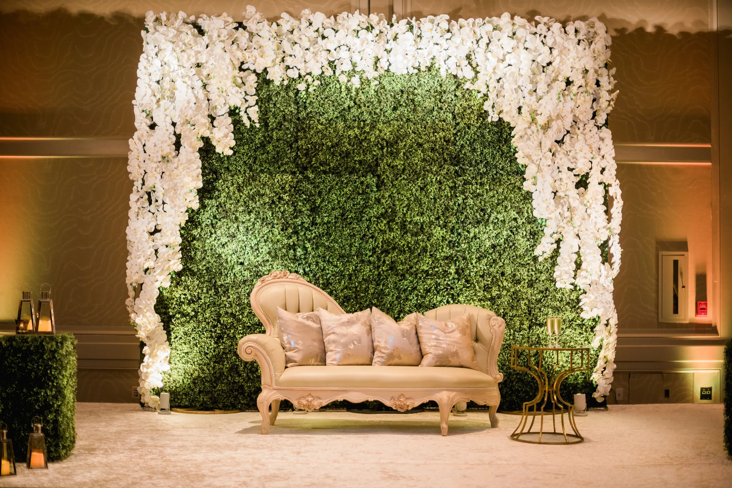 Stunning backdrop design ideas to make your wedding ceremony memorable